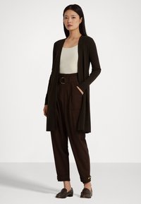 Cardigan de algodón canalé