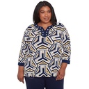 Blusa con ribete geométrico y ojales