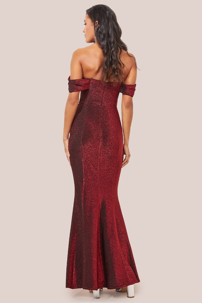 Vestido con escote de cuello vuelto
