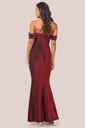 Vestido con escote de cuello vuelto