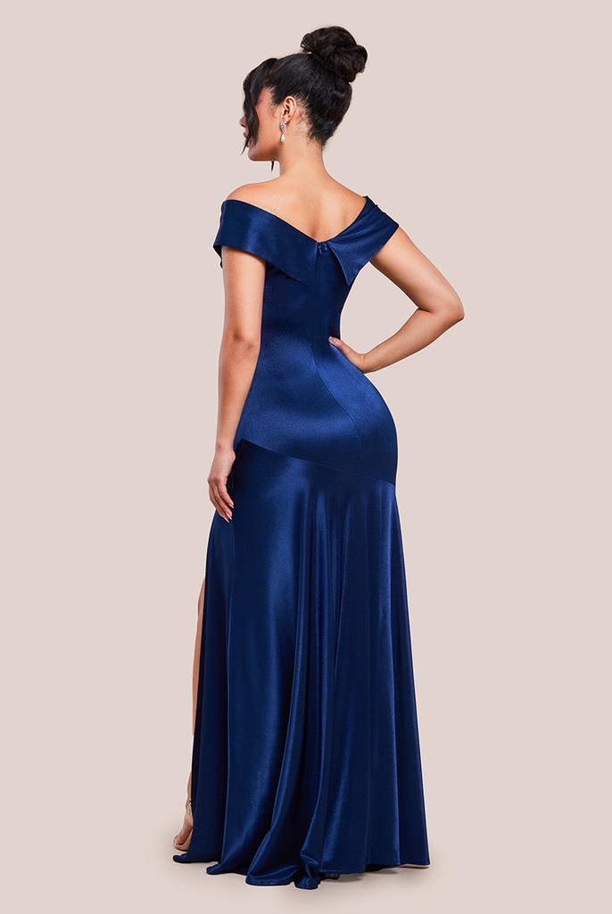 Vestido de satén plisado