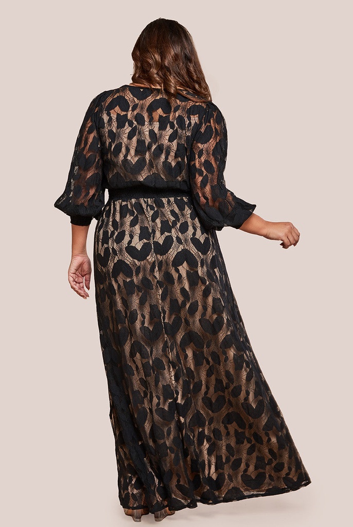 Vestido de encaje de manga larga