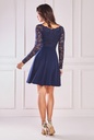 Vestido con mangas de encaje