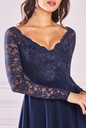 Vestido con mangas de encaje