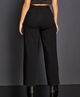 Pantalón con cierre de botones