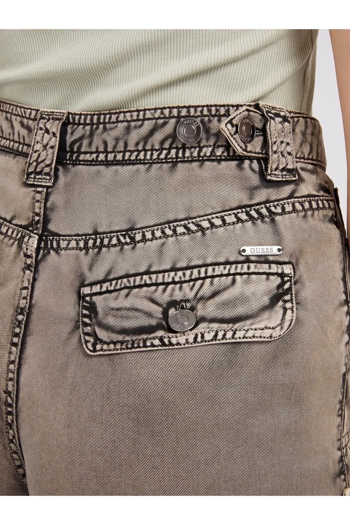 Shorts tipo cargo