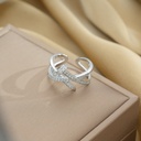 Anillo de clavo cruzado
