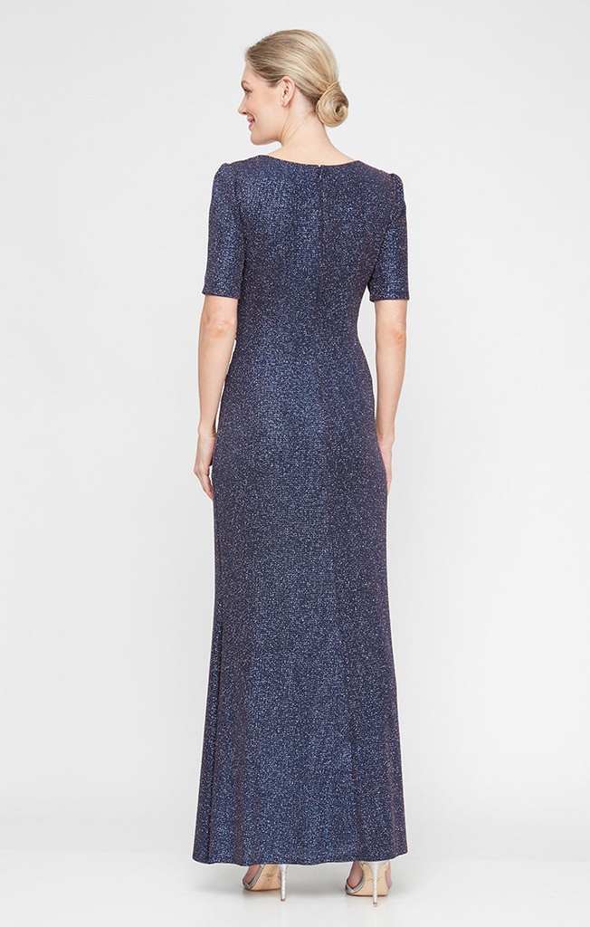 Vestido metalizado con escote cruzado