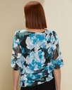 Blusa floral escalonada