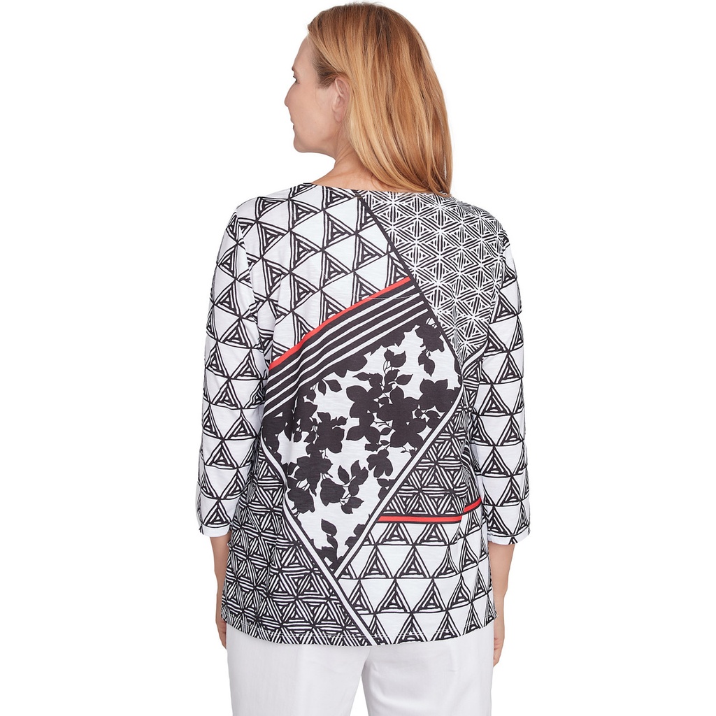 Blusa con patchwork geométrico