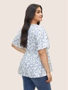 Blusa floral con mangas de volantes