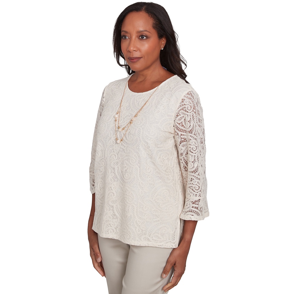 Blusa de encaje tejido con collar