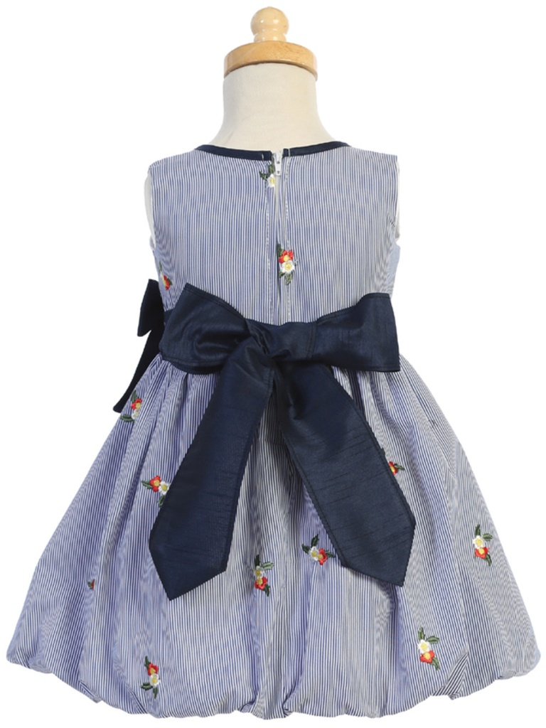 Vestido a rayas con flores bordadas