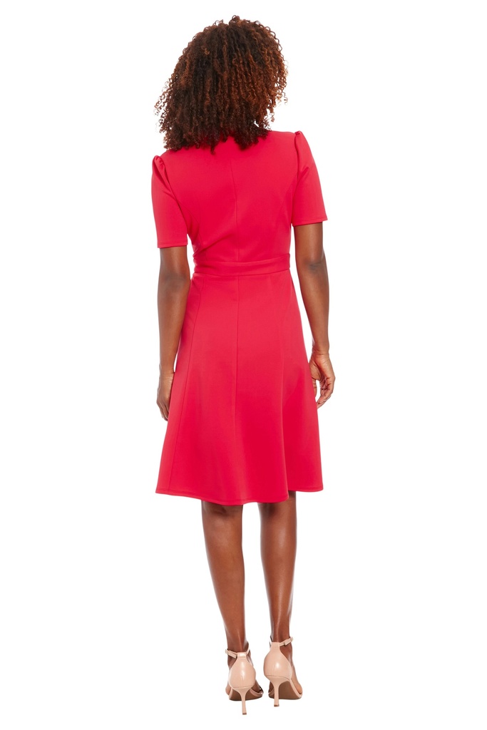 Vestido con cierre frontal con cremallera