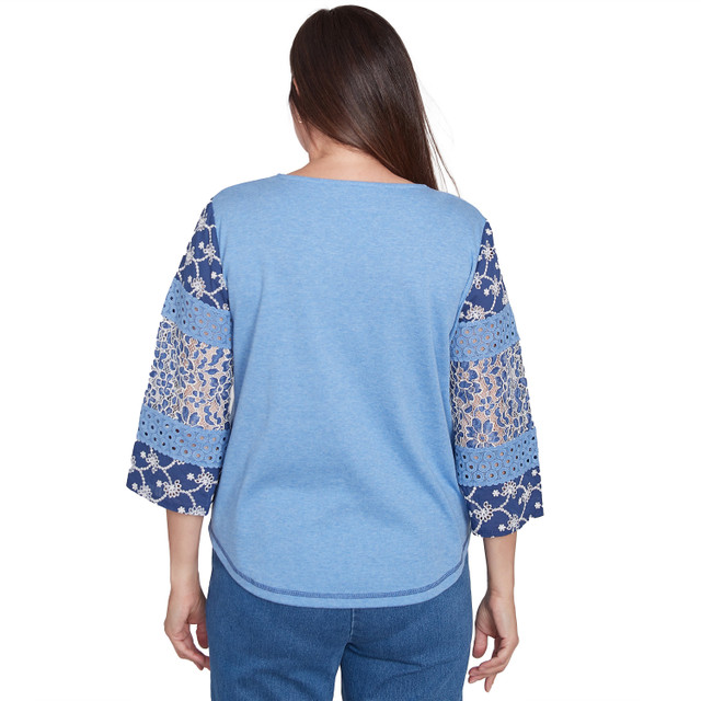 Blusa con bordado floral