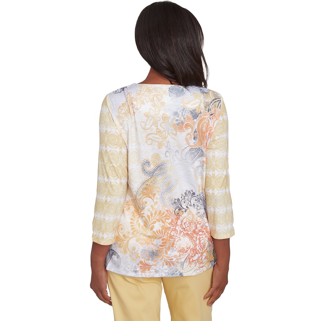 Blusa con ribete de encaje liso y collar