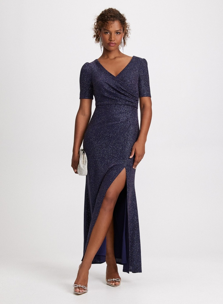 Vestido metalizado con escote cruzado