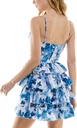 Vestido acampanado con escote corazón