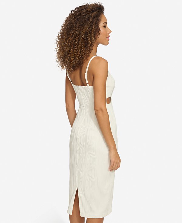 Vestido con aberturas laterales