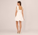 Vestido midi con ribete de cadena