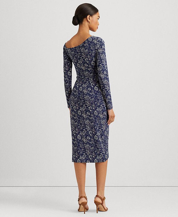 Vestido floral con ribete de hebilla