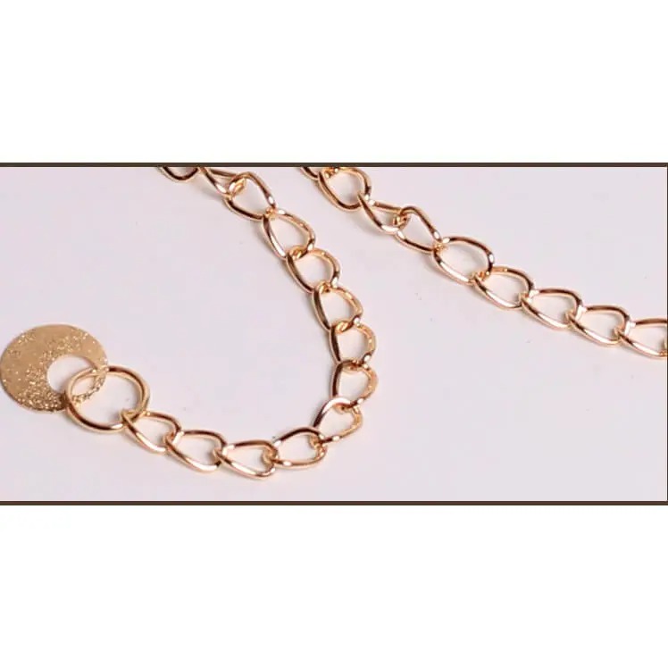 Cinturón de cadena con perlas