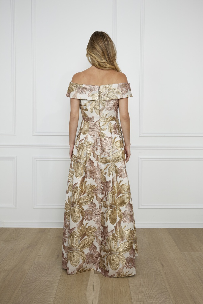 Vestido con bolero de escote de pedrería