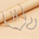 Juego de collar con aretes minimalista