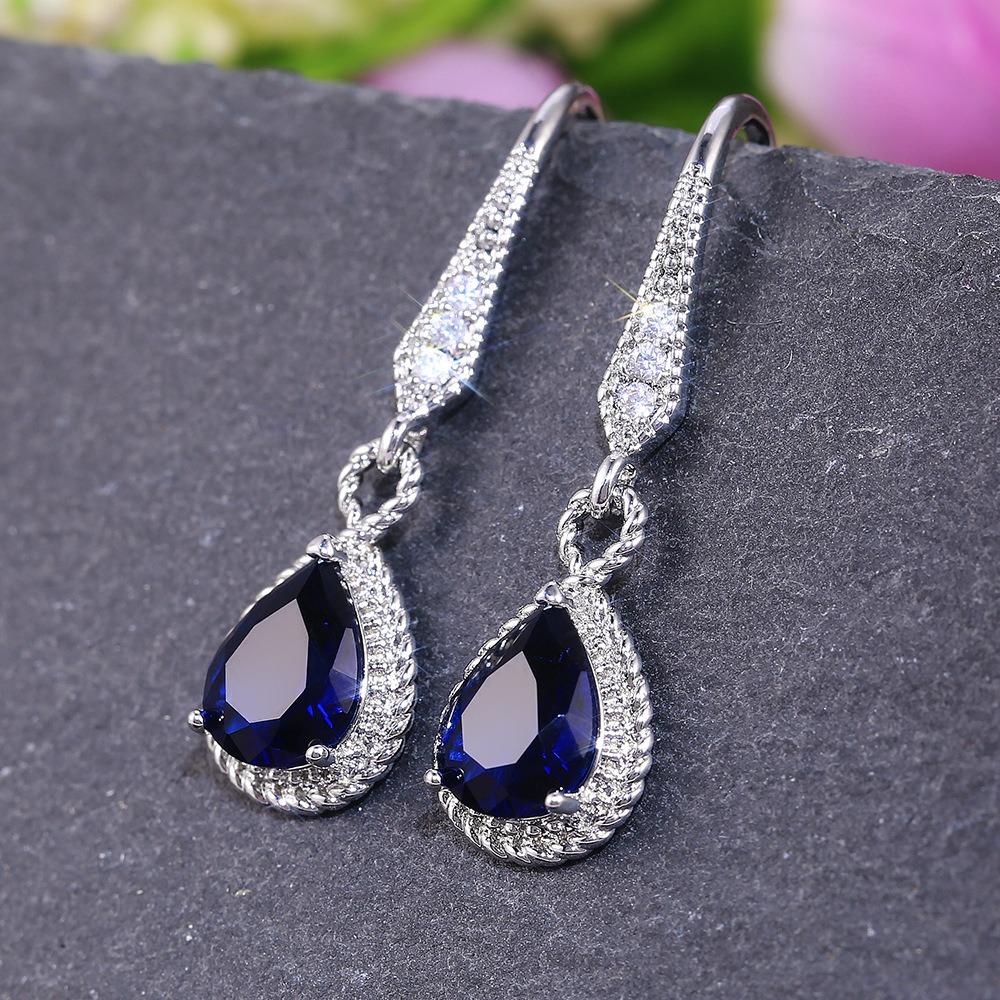 Aretes con diamantes de gota de agua (copia)