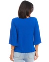 Blusa con mangas acampanadas