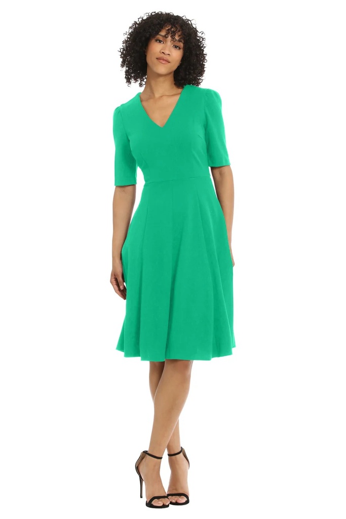 Vestido sólido de falda acampanada