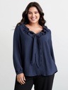 Blusa con volantes en el escote