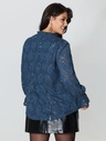 Blusa con volantes en el escote