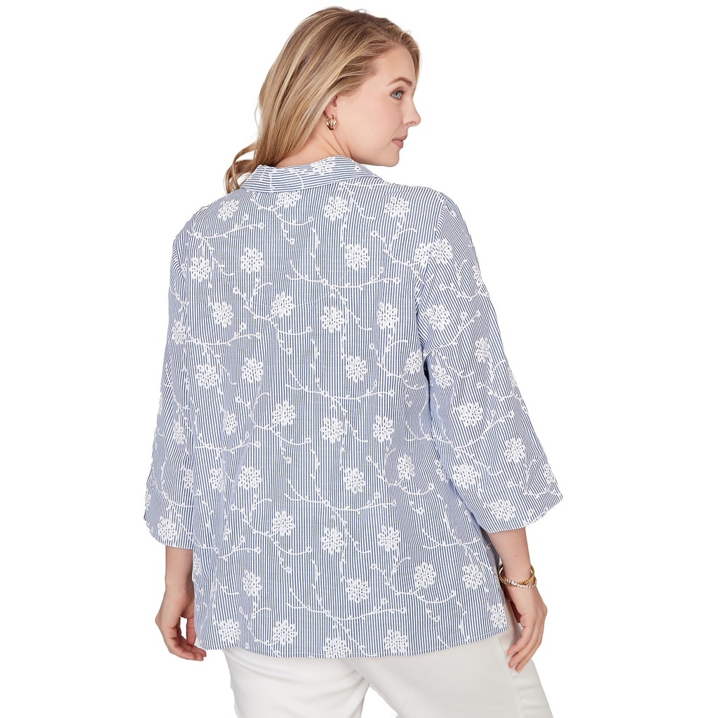 Blusa texturizada de diseño floral