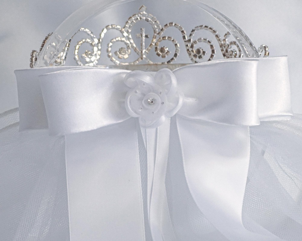 Velo sobre tiara de zirconia