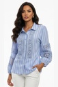 Blusa con detalles de encaje de ganchillo