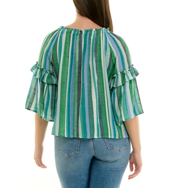 Blusa con volantes y rayas