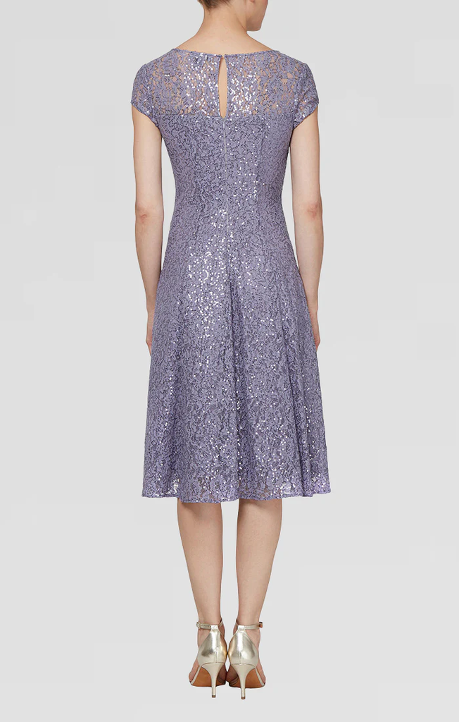 Vestido de encaje con lentejuelas