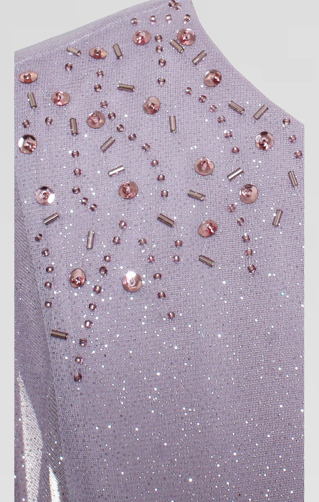 Vestido brillante con cintura fruncida