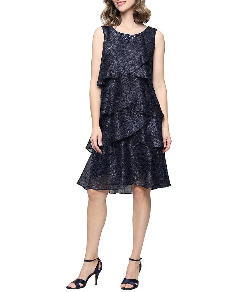 Vestido corto en capas con chaqueta