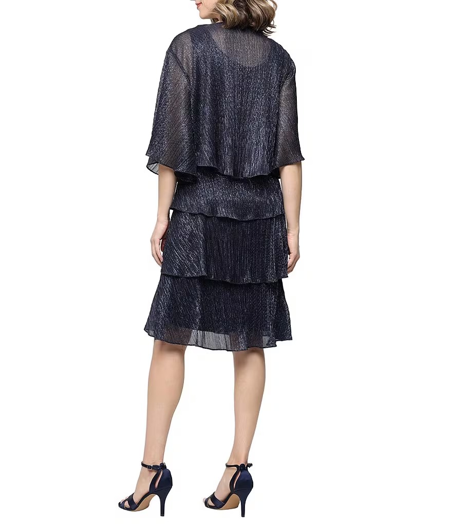 Vestido corto en capas con chaqueta