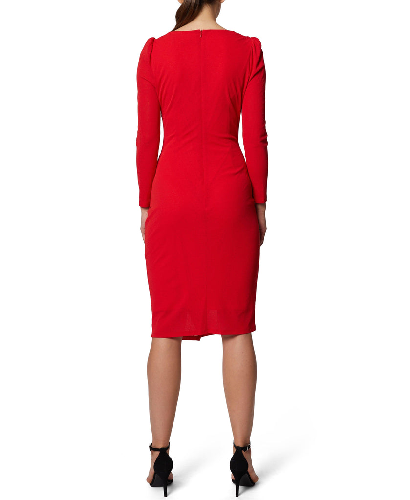Vestido de cóctel con cuello cuadrado
