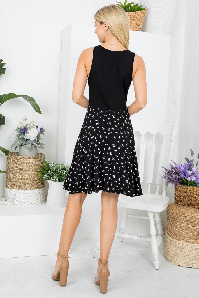 Vestido sin mangas con falda de flores