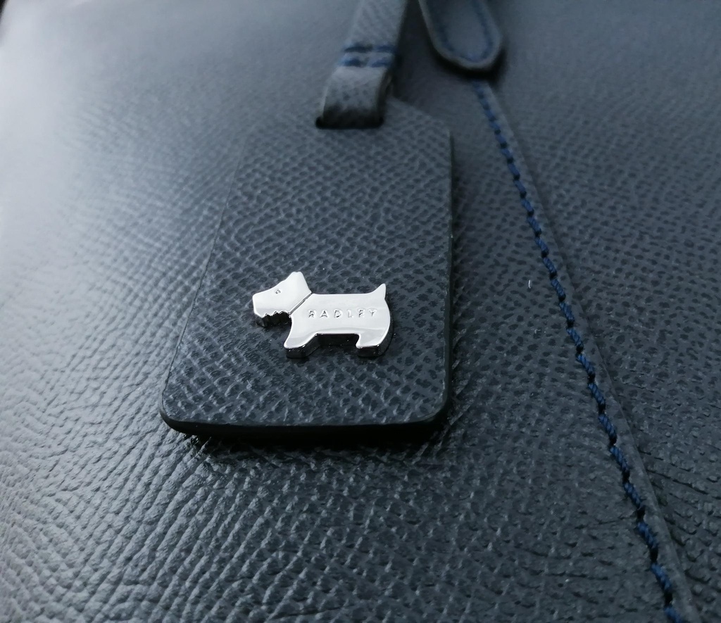Bolso de cuero con cremallera