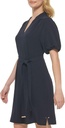 Vestido con mangas abullonadas
