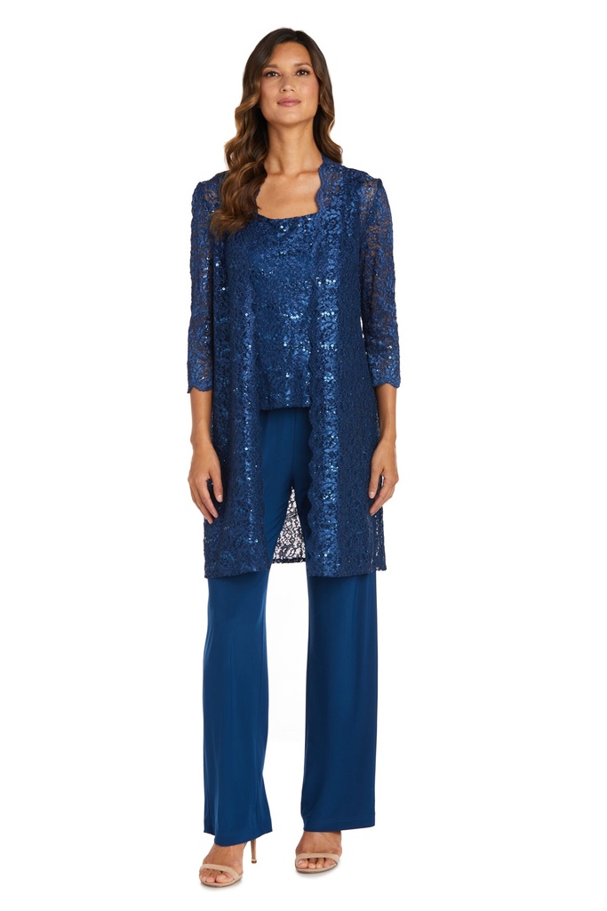 Traje con pantalon y saco de encaje