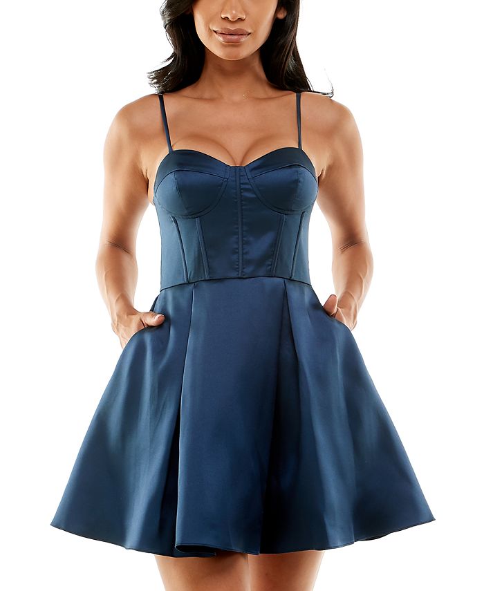 Vestido con corsé de satén