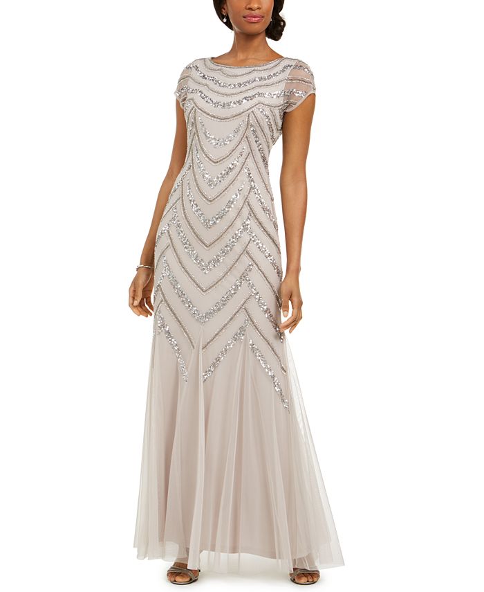 Vestido con Godet adornado