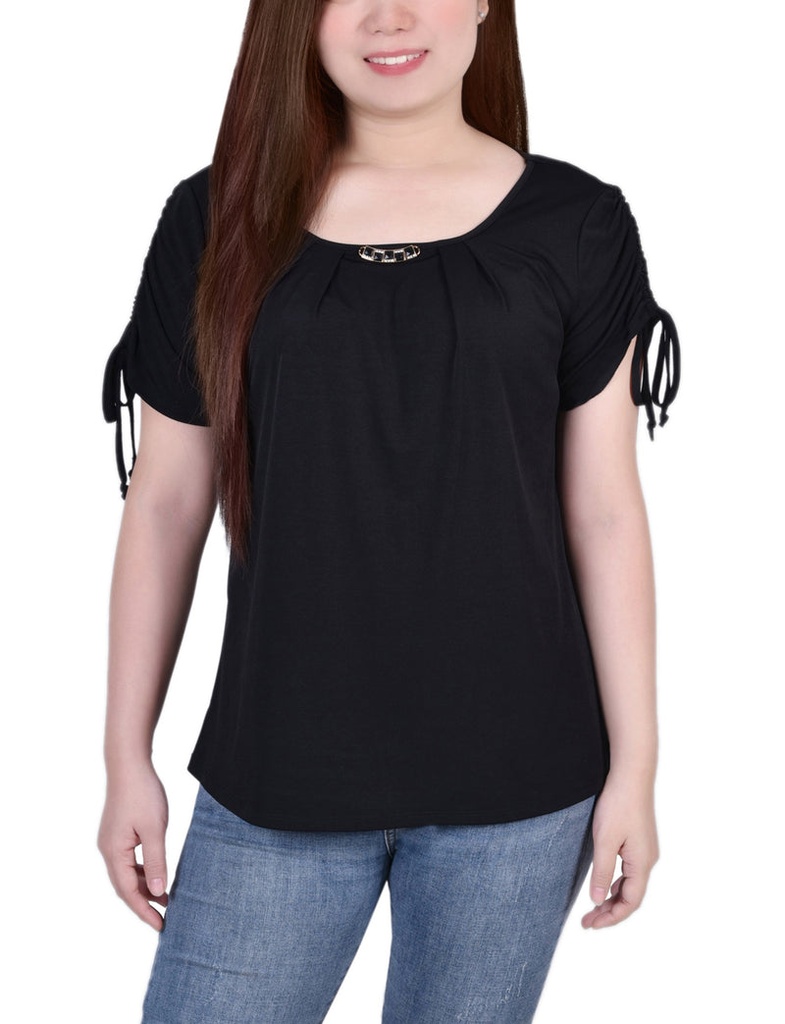 Blusa plisada con mangas fruncidas