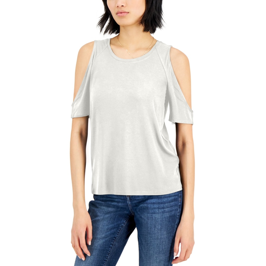 Blusa con recorte en el hombro